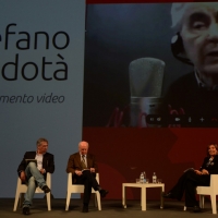 Foto Nicoloro G.  04/05/2014   Rimini     Ultima delle tre " Giornate del Lavoro " organizzate dalla CGIL, tra incontri, concerti, dibattiti, idee. nella foto Stefano Rodotà che ha partecipato in video conferenza al dibattito sul tema " Riforme istituzionali: una sfida per il Paese ".