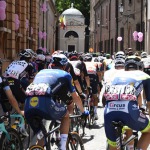 Foto Nicoloro G.   21/05/2021   Ravenna   13° tappa, Ravenna-Verona, del 104° Giro d\' Italia dedicato a Dante nel settimo centenario della morte del Sommo Poeta. nella foto il gruppo dei ciclisti transita davanti alla Tomba di Dante.