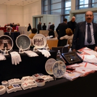 Foto Nicoloro G.  04/04/2014  Rimini  Sono iniziati al Palacongressi di Rimini i lavori dell' assise del Grande Oriente d' Italia ( GOI ) dal titolo " A vele spiegate verso il futuro ". Come è abitudine il programma della Grande Loggia, che quest' anno  include anche l' installazione del nuovo Gran Maestro, prevede una parte aperta al pubblico e una parte riservata ai fratelli maestri accreditati. nella foto uno stand di gadget con i simboli della Massoneria.