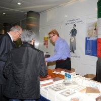 Foto Nicoloro G. 01/04/2011 Rimini Assemblea 2011 del Grande Oriente d’ Italia che riunisce tutte le Logge d’ Italia sul tema dell’ Unità d\'Italia ” Dopo 150 anni per restare insieme”. nella foto Uno stand e visitatori