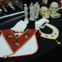 Foto Nicoloro G.  10/04/2015  Rimini    Assise annuale del Grande Oriente d' Italia, la più importante istituzione massonica italiana, dal titolo " Il coraggio delle idee, la costanza delle azioni ". nella foto un banco con gadget di ispirazione massonica.