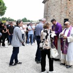 Foto Nicoloro G.   24/05/2023   Localita' San Pancrazio - Russi ( Ravenna ).   Si sono svolti nella Pieve di San Pancrazio i funerali di Stato di due delle 15 vittime accertate in seguito all' alluvione che ha colpito le zone del ravennate. nella foto molta gente e' rimasta fuori dalla chiesa gremita in ogni ordine di posto.