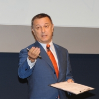 Foto Nicoloro G. 12/10/2011 Milano Nona edizione dello " IAB Forum " che quest' anno ruota intorno al concept " The New Normal ", due aggettivi antitetici per significare da un lato la raggiunta maturita' di Internet e dall' altro l' importanza dell' innovazione. nella foto Antonello Piroso