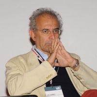 Foto Nicoloro G. 12/10/2011 Milano Nona edizione dello " IAB Forum " che quest' anno ruota intorno al concept " The New Normal ", due aggettivi antitetici per significare da un lato la raggiunta maturita' di Internet e dall' altro l' importanza dell' innovazione. nella foto Gad Lerner