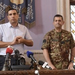 Foto Nicoloro G.   12/07/2023   Ravenna   Il commissario al post-alluvione generale Francesco Paolo Figliuolo a Ravenna incontra i sindaci dei comuni alluvionati. nella foto il sindaco Michele de Pascale e il generale Francesco Paolo Figliuolo.