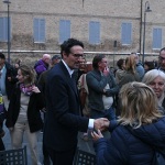 Foto Nicoloro G.   27/05/2025   Ravenna   Il neo sindaco di Ravenna incontra in piazza la cittadinanza per ringraziare dopo la vittoria al primo turno delle elezioni amministrative. nella foto il neo sindaco di Ravenna Alessandro Barattoni.