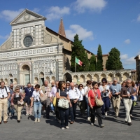 Foto Nicoloro G. 14/09/2013 Ravenna Nel giorno anniversario della morte di Dante Alighieri, avvenuta il 14 settembre 1321, un viaggio in treno tra Ravenna e Firenze, le due città che videro la nascita e la morte del Sommo Poeta. Un viaggio a ritroso con quello che è stato ribattezzato " il treno di Dante " percorrendo la prima Ferrovia Transappenninica, che quest' anno compie 120 anni, e una sorta di gemellaggio fra i luoghi danteschi delle due città. nella foto Partenza del tour dei luoghi fiorentini di Dante  