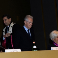 Foto Nicoloro G.  09/12/2014    Milano    Inaugurazione dell' Anno Accademico 2014-2015 dell' Università Bocconi. nella foto da sinistra  il rettore Bocconi Andrea Sironi. il  presidente Bocconi Mario Monti e il direttore generale del FMI Christine Lagarde.
