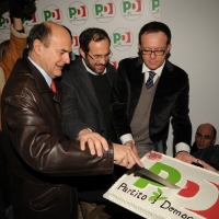 Foto Nicoloro G. 19/01/2013 Milano Inaugurazione della nuova sede del Circolo PD Romana-Calvairate alla presenza del segretario generale del PD Pierluigi Bersani. nella foto Pierluigi Bersani – Umberto Ambrosoli