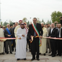 Foto Nicoloro G. 04/10/2013 Ravenna Inaugurazione della seconda più grande Moschea d’ Italia dopo quella di Roma. nella foto Il taglio del nastro - Mohamed Ali Ghamedi – Fabrizio Matteucci  