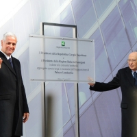 Foto Nicoloro G. 21/03/2011 Milano Inaugurazione alla presenza del Capo dello Stato della nuova sede della Regione Lombardia. nella foto Roberto Formigoni – Giorgio Napolitano