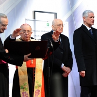 Foto Nicoloro G. 21/03/2011 Milano Inaugurazione alla presenza del Capo dello Stato della nuova sede della Regione Lombardia. nella foto Dionigi Tettamanzi – Giorgio Napolitano – Roberto Formigoni