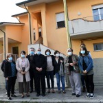 Foto Nicoloro G.   10/10/2020   Ravenna    Don Ciotti, presidente dell' associazione antimafia ' Libera ', inaugura tre immobili confiscati alla mafia e assegnati al Comune di Ravenna. nella foto don Luigi Ciotti in gruppo davanti alla casa confiscata alla mafia in localita' Mezzano di Ravenna e assegnata ad uso abitativo.