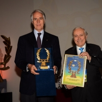 Foto Nicoloro G.  04/12/2013  Milano   Trentunesima edizione del '' Milano International Ficts Fest ''.  nella foto il presidente CONI Giovanni Malagò ha ricevuto la Ghirlanda d' Onore dal presidente Ficts Franco Ascani.