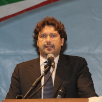 Foto Nicoloro G. " Citazione obbligatoria " Milano 25/10/2010 Il presidente della Camera e' al Teatro Derby a Milano, nelle nuove vesti di leader di Futuro e Liberta’, per un incontro pubblico con simpatizzanti, militanti dei circoli di Generazione Italia e amministratori locali fuoriusciti dal Pdl. nella foto Manfredi Palmeri