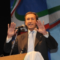 Foto Nicoloro G. \" Citazione obbligatoria \" Milano 25/10/2010 Il presidente della Camera e\' al Teatro Derby a Milano, nelle nuove vesti di leader di Futuro e Liberta’, per un incontro pubblico con simpatizzanti, militanti dei circoli di Generazione Italia e amministratori locali fuoriusciti dal Pdl. nella foto Gianfranco Fini