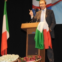 Foto Nicoloro G. \" Citazione obbligatoria \" Milano 25/10/2010 Il presidente della Camera e\' al Teatro Derby a Milano, nelle nuove vesti di leader di Futuro e Liberta’, per un incontro pubblico con simpatizzanti, militanti dei circoli di Generazione Italia e amministratori locali fuoriusciti dal Pdl. nella foto Gianfranco Fini