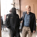 Foto Nicoloro G.   08/10/2022   Ravenna   Incontro pubblico con il Comandante Alfa, luogotenente dei Carabinieri in pensione, tra i fondatori del G.I.S., Gruppo Intervento Speciale, ha partecipato a numerose azioni in Italia e all' estero. Ancora oggi vive nell' anonimato e sotto scorta ed e' attivo, soprattutto nelle scuole, per parlare di lotta alla mafia e al terrorismo, di cyberbullismo e legalita'. E' il carabiniere piu' decorato d' Italia. nella foto il comandante Alfa al suo arrivo nella sala dell' incontro.