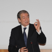 Foto Nicoloro G. 18/01/2011 Milano Incontro, nella sede della Camera di Commercio, su ” Italian-Albanian Economic Forum ” alla presenza del primo ministro di Albania e delle istituzioni di Lombardia. nella foto Sali Berisha