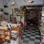 Foto Nicoloro G.   18/10/2020   Portico di Romagna ( Forli\'-Cesena )   In questo borgo e\' attiva dal 2017 la \' Biblioteca dei libri liberi \', una forma di booksharing con lo scopo di promuovere la diffusione della cultura dei libro e della sua lettura. Un ex negozio di fabbro, affittato dalla famiglia Raggi, accoglie libri abbandonati o donati dai cittadini e dai turisti. Migliaia di libri, in italiano e altre lingue, che chiunque puo\' prendere in prestito o per sempre, gratis e senza alcun controllo. nella foto l\' interno della biblioteca con migliaia di libri posti sugli scaffali e suddivisi per argomento.