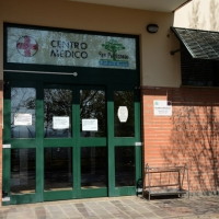 Foto Nicoloro G.  09/04/2015   Coriano ( Rimini )  La Comunità di San Patrignano, fondata nel 1978, è una Organizzazione Non Governativa autogestita che accoglie e assiste attualmente circa 1300 tra ragazzi e ragazze. nella foto l' ingresso del Centro Medico dove alcuni ragazzi ospiti assistono i degenti con la possibilità di diventare operatori socio-sanitari riconosciuti dalla Regione Emilia-Romagna.