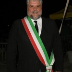 Foto Nicoloro G.   03/08/2020   Gatteo a Mare  ( FC )   La Milanesiana, che in questa edizione ha per tema ' I Colori ', sbarca in Emilia-Romagna e nella terra del ' liscio ' dedica una serata al re del ' Liscio romagnolo ' Secondo Casadei. nella foto il sindaco di Gatteo a Mare Gianluca Vincenzi.