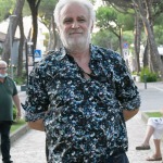 Foto Nicoloro G.   06/08/2020   Milano Marittima-Cervia  ( RA )  Inaugurazione del monumento ' La Rosa della Milanesiana di Riviera ', opera dell' artista Marco Lodola e donato dalla Fondazione Elisabetta Sgarbi al comune di Cervia. nella foto l' artista Marco Lodola autore dell' opera.