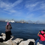 Foto Nicoloro G.   18/10/2026   Ravenna   Dopo una sosta di 5 giorni la nave scuola A. Vespucci lascia il porto di Ravenna. nella foto una folla di persone si e' riversata lungo i pontili per assistere e salutare la nave Vespucci che lasciava il porto di Ravenna.