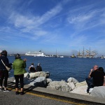 Foto Nicoloro G.   18/10/2026   Ravenna   Dopo una sosta di 5 giorni la nave scuola A. Vespucci lascia il porto di Ravenna. nella foto una folla di persone si e' riversata lungo i pontili per assistere e salutare la nave Vespucci che lasciava il porto di Ravenna.