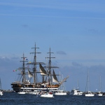 Foto Nicoloro G.   18/10/2026   Ravenna   Dopo una sosta di 5 giorni la nave scuola A. Vespucci lascia il porto di Ravenna. nella foto la nave scuola Vespucci lascia il porto di Ravenna accompagnata da più' di un centinaio di barche a vela.