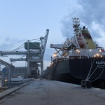 Foto Nicoloro G.   17/08/2022   Ravenna    La nave Rojen, la prima arrivata dall' Ucraina, dall' inizio della guerra, con un carico di mais per la zootecnia, ha terminato le operazioni di scarico e riparte dal porto di Ravenna. nella foto la nave Rojen in attesa di uscire dal porto.