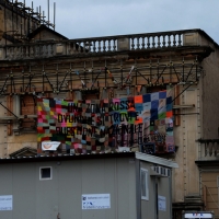Foto Nicoloro G.  17/04/2014  L' Aquila     A cinque anni dal terribile terremoto che ha distrutto la città la situazione resta molto critica. Il centro storico resta un cantiere a cielo aperto, deserto e privo di attività commerciale. nella foto nella piazza principale.