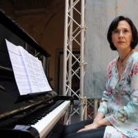 Foto Nicoloro G.  06/06/2010  Cremona  Primo Festival TRA Letteratura e Musica " Le corde dell ' anima " . nella foto Monica Cattarossi