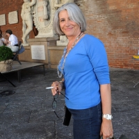 Foto Nicoloro G.  06/06/2010  Cremona  Primo Festival TRA Letteratura e Musica " Le corde dell ' anima " . nella foto Sandra Petrignani