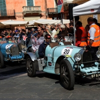 Foto Nicoloro G. 16/05/2014  Ravenna    La 32° edizione della 1000 Miglia, con le sue 435 auto, passa da Ravenna. nella foto auto in coda per la timbratura del passaggio.
