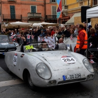 Foto Nicoloro G. 16/05/2014  Ravenna    La 32° edizione della 1000 Miglia, con le sue 435 auto, passa da Ravenna. nella foto un\' auto, particolare perché prodotta in esemplare unico,  riparte dopo la timbratura del passaggio.