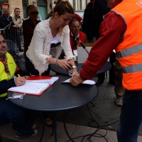 Foto Nicoloro G. 16/05/2014  Ravenna    La 32° edizione della 1000 Miglia, con le sue 435 auto, passa da Ravenna. nella foto il momento della timbratura dei passaggi.