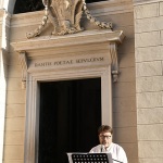 Foto Nicoloro G.   12/09/2026   Ravenna   Nell' ambito delle celebrazioni del 705° annuale della morte di Dante Alighieri continuano le letture di canti della Divina Commedia davanti alla tomba del Sommo Poeta. nella foto il professore Tomaso Montanari che ha letto il 17° 
canto del Paradiso davanti alla tomba di Dante.
