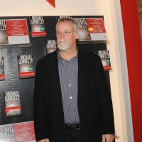 Foto Nicoloro G. Milano 13/12/2010 Incontro, alla libreria Feltrinelli di piazza Piemonte, con lo scrittore statunitense Michael Connelly e presentazione del suo ultimo libro ” La lista “. nella foto Michael Connelly