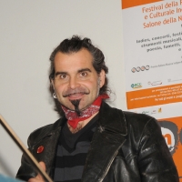 Foto Nicoloro G.  26/11/2010,  Faenza ( Ra ) Quattordicesima edizione del M.E.I. - Meeting Etichette Indipendenti. Manifestazione di primaria importanza per gli appassionati di cultura indie che si ritrovano per fare il punto della situazione del settore, ascoltare buona musica, approfondire tematiche. nella foto Piero Pelù