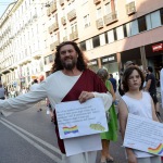 Foto Nicoloro G.   29/06/2019   Milano    Manifestazione con corteo del Gay Pride. nella foto partecipanti con cartelli.