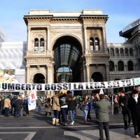 Foto Nicoloro G. 22/01/2012 Milano Manifestazione con corteo della Lega Nord contro il governo Monti. nella foto Manifestanti con grande striscione in Piazza del Duomo