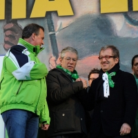 Foto Nicoloro G. 22/01/2012 Milano Manifestazione con corteo della Lega Nord contro il governo Monti. nella foto Roberto Calderoli – Umberto Bossi – Roberto Maroni