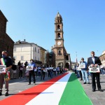 Foto Nicoloro G.   02/06/2020   Faenza ( Ra)   Nella giornata della Festa della Repubblica i partiti dell' opposizione promuovono un flash mob di protesta contro il governo ' Per l' Italia che vuole ripartire in sicurezza '. nella foto una veduta della piazza con i partecipanti al flash mob.