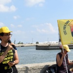 Foto Nicoloro G.   30/07/2022   Marina di Ravenna ( RA )   Manifestazione di protesta contro i rigassificatori organizzata da ' Per il clima fuori dal fossile ', Fridays for Future e Legambiente Emilia-Romagna e con l' adesione di altri organismi politici e ambientalisti. In contemporanea questa manifestazione si svolge anche a Piombino, Ostuni, Augusta e Portoscuso, citta' che fanno parte della Rete Nazionale per la transizione energetica e la decarbonizzazione. nella foto Davide Ferraresi presidente regionale Legambiente Emilia-Romagna.