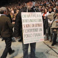 Foto Nicoloro G. 05/02/2011 Milano Manifestazione al Palasharp, per chiedere le dimissioni del premier Berlusconi, organizzata da Liberta' e Giustizia. nella foto Manifestante con cartello