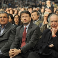 Foto Nicoloro G. 05/02/2011 Milano Manifestazione al Palasharp, per chiedere le dimissioni del premier Berlusconi, organizzata da Liberta' e Giustizia. nella foto  Carlo de Benedetti – Dario Franceschini – Salvatore Veca