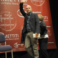 Foto Nicoloro G. 05/02/2011 Milano Manifestazione al Palasharp, per chiedere le dimissioni del premier Berlusconi, organizzata da Liberta' e Giustizia. nella foto Roberto Saviano