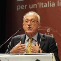 Foto Nicoloro G. 05/02/2011 Milano Manifestazione al Palasharp, per chiedere le dimissioni del premier Berlusconi, organizzata da Liberta' e Giustizia. nella foto Maurizio Pollini