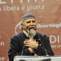 Foto Nicoloro G. 05/02/2011 Milano Manifestazione al Palasharp, per chiedere le dimissioni del premier Berlusconi, organizzata da Liberta' e Giustizia. nella foto Moni Ovadia